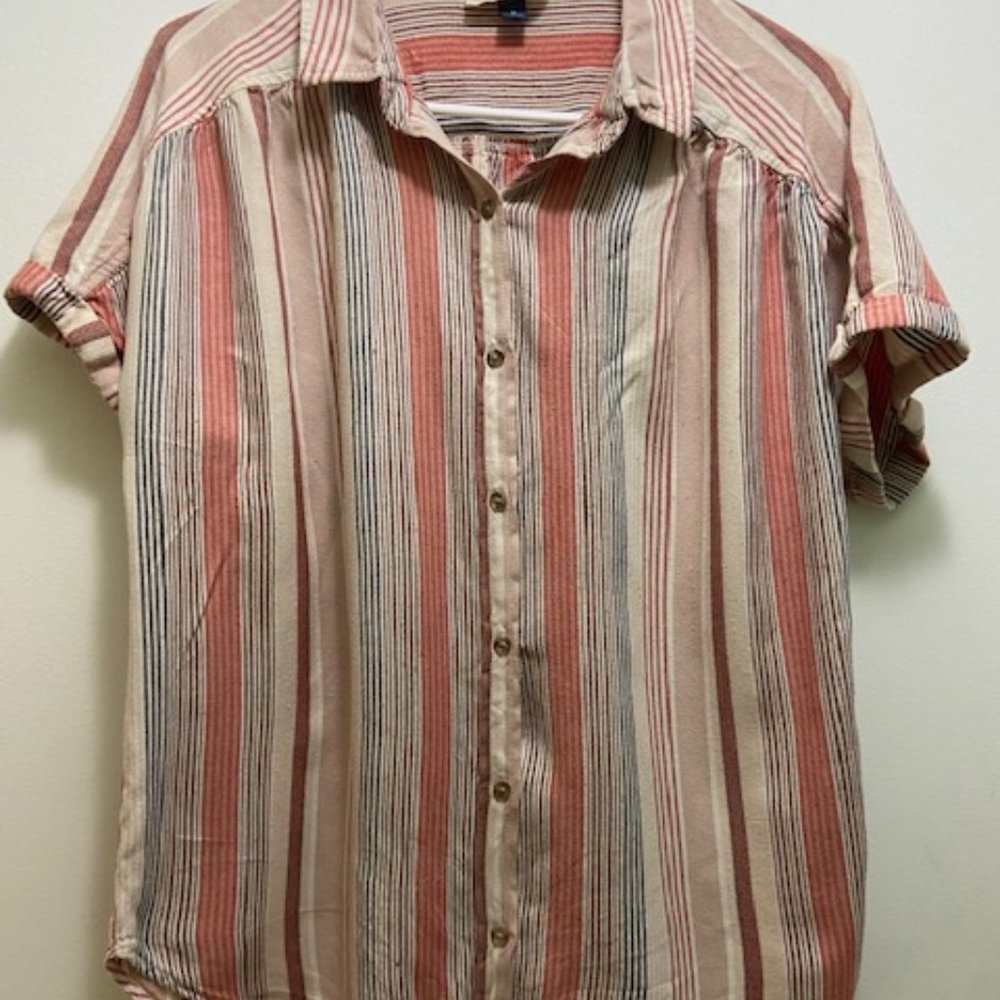 Universal Thread button down beach top